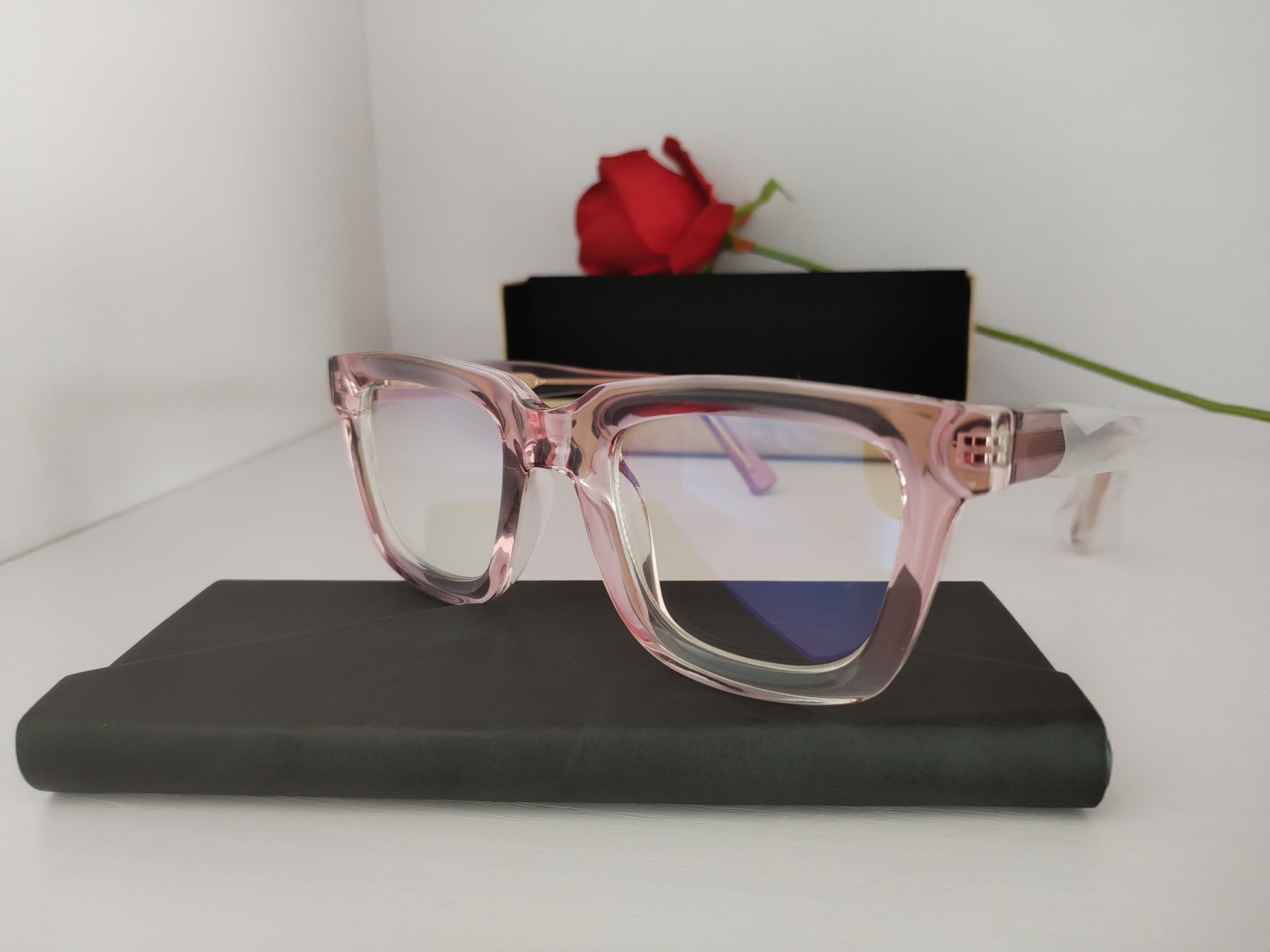 UV GLASS