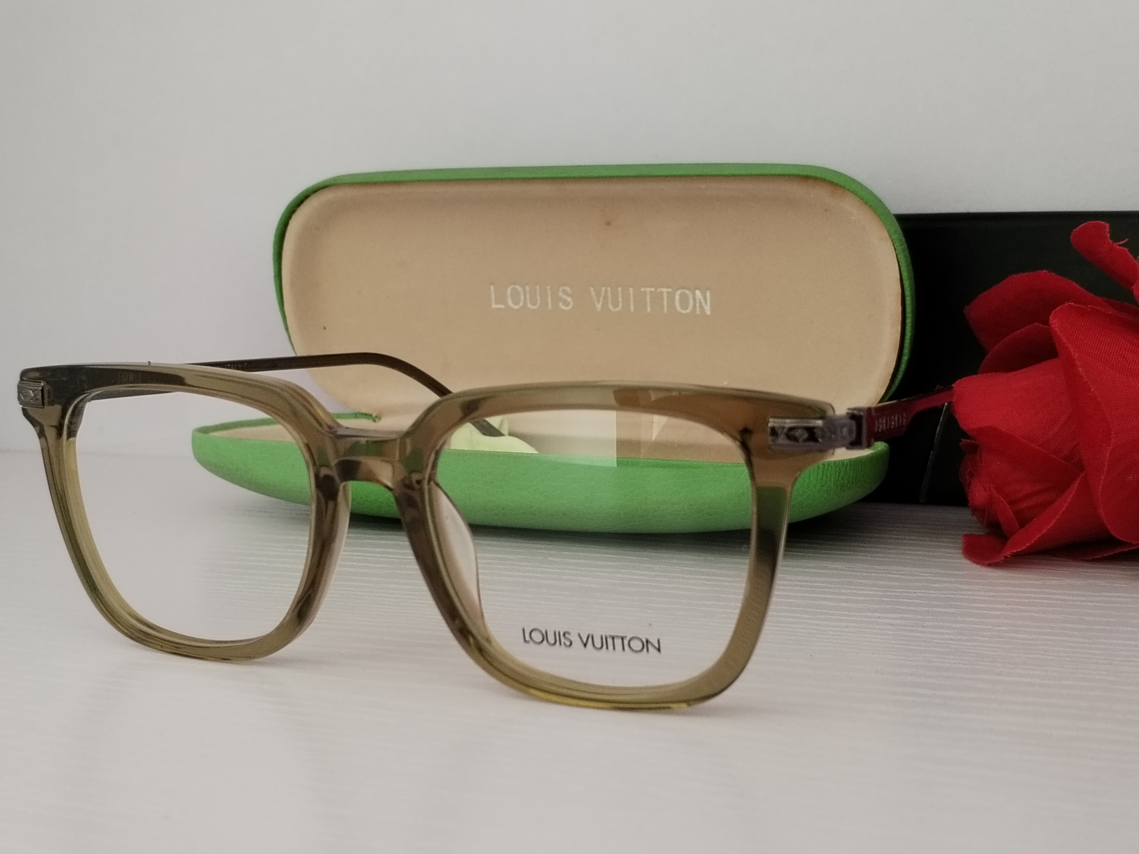 LOUIS VUITTON