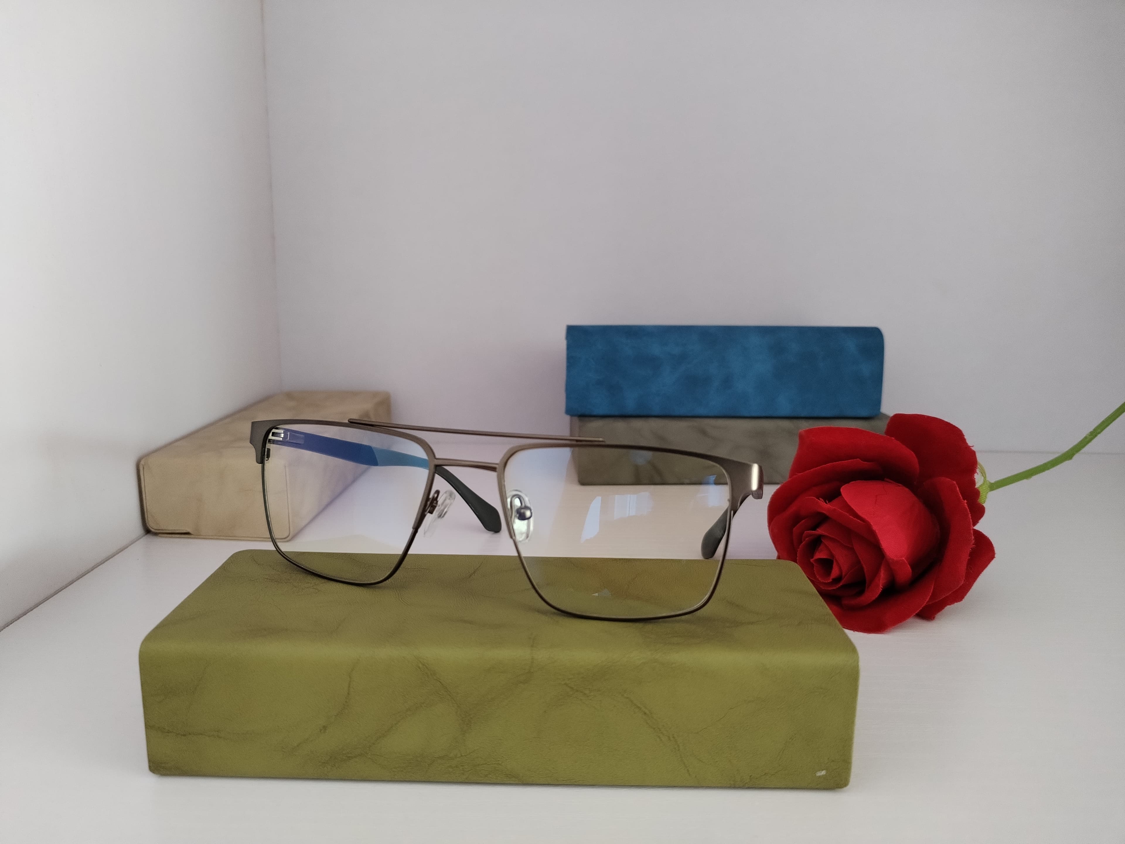 UV GLASSES