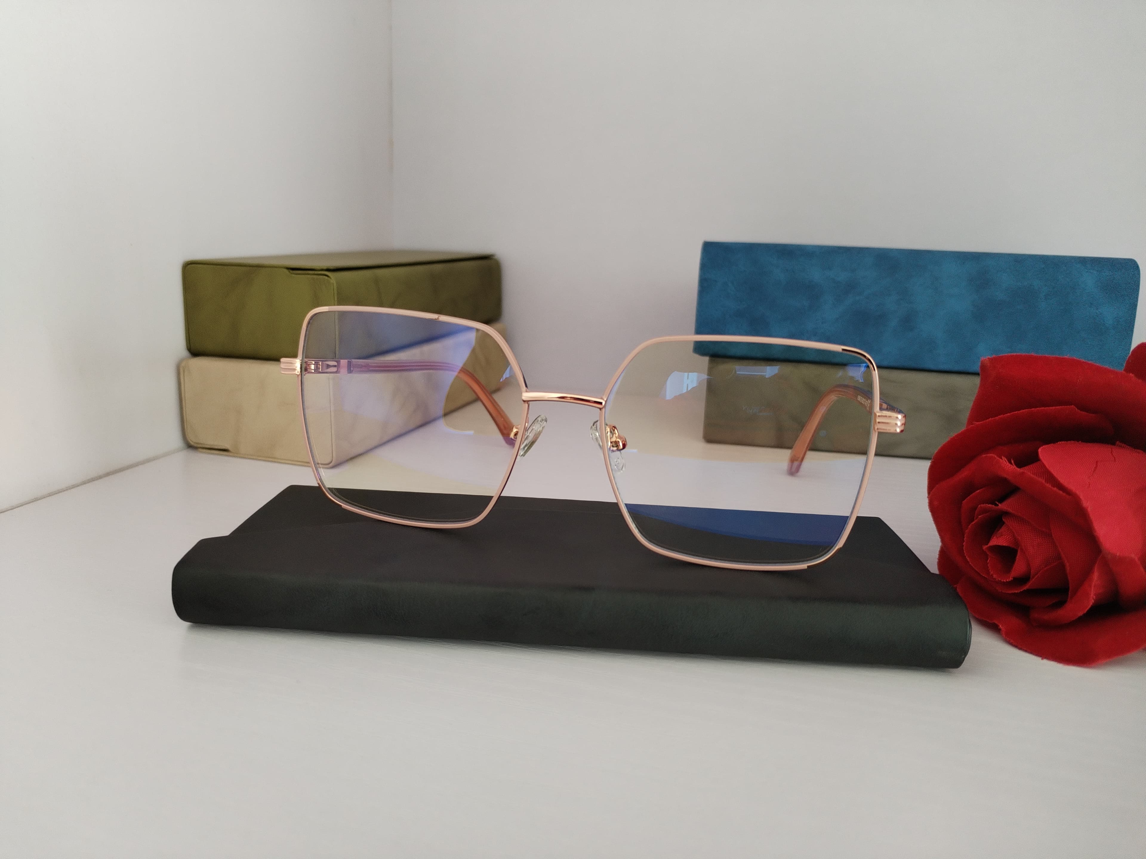 UV GLASSES
